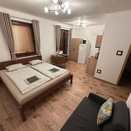 Apartman Losonci Nesvady- Pre 2 Osoby Studio ภายนอก รูปภาพ