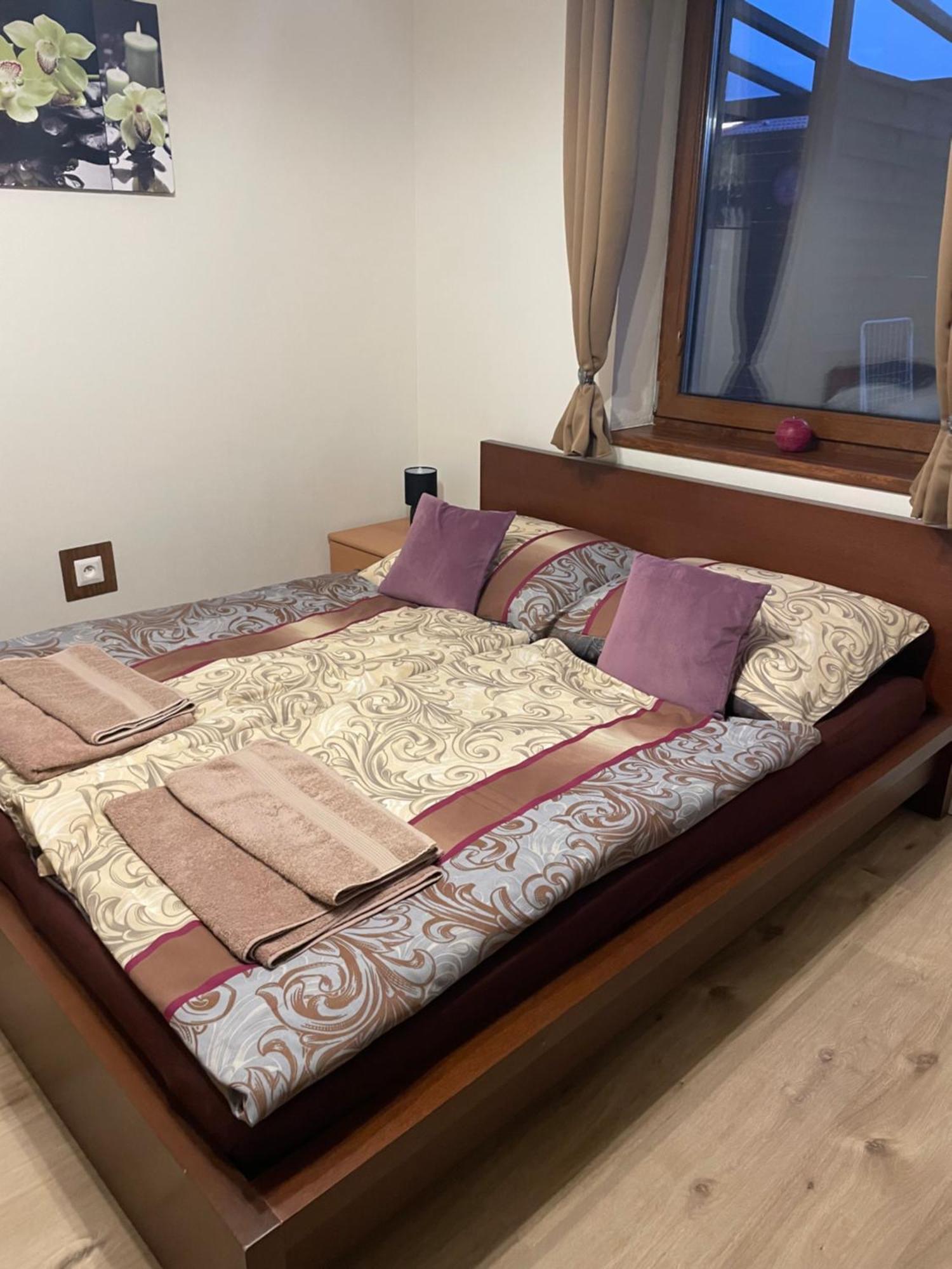 Apartman Losonci Nesvady- Pre 2 Osoby Studio ภายนอก รูปภาพ