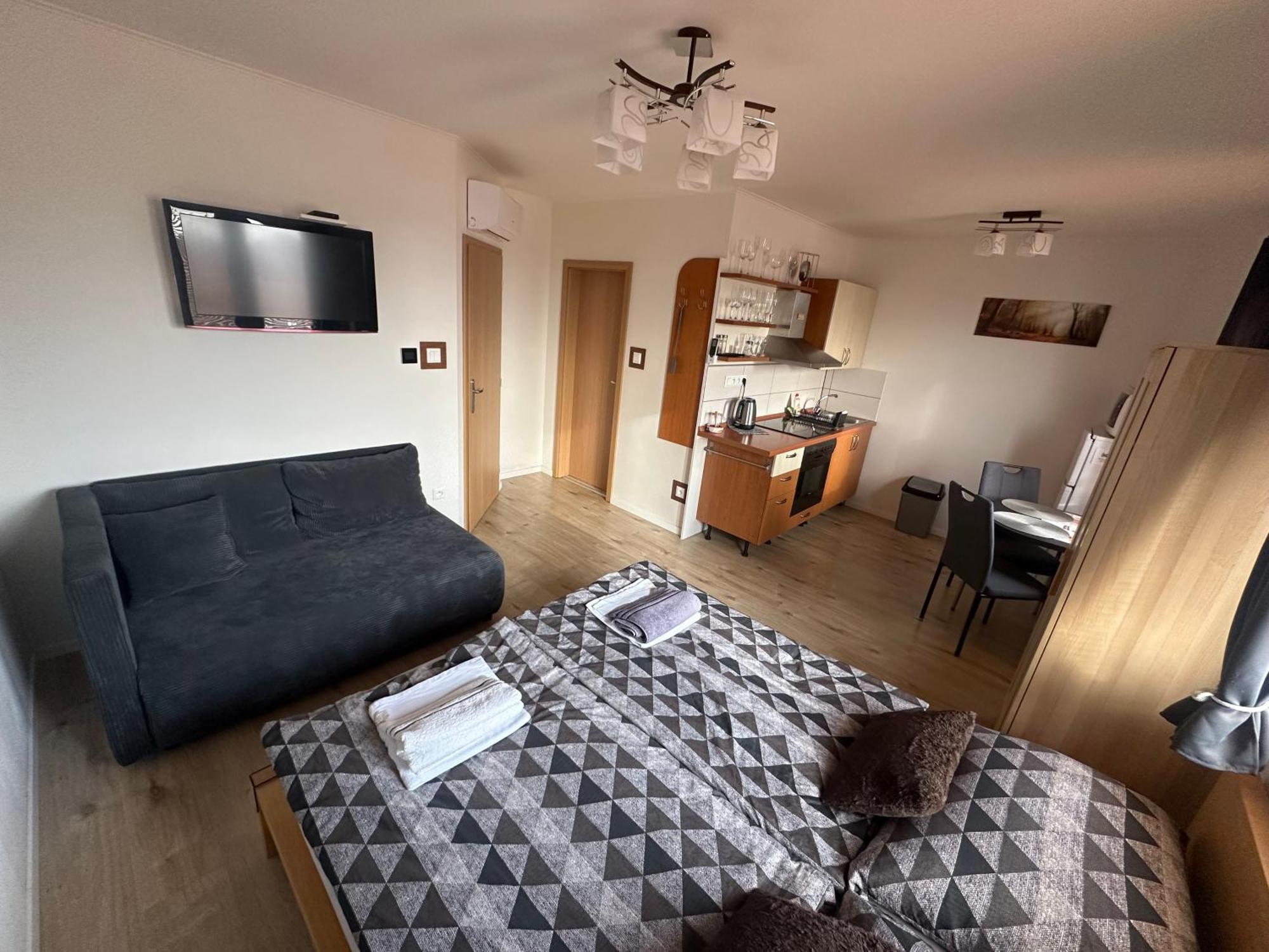 Apartman Losonci Nesvady- Pre 2 Osoby Studio ภายนอก รูปภาพ