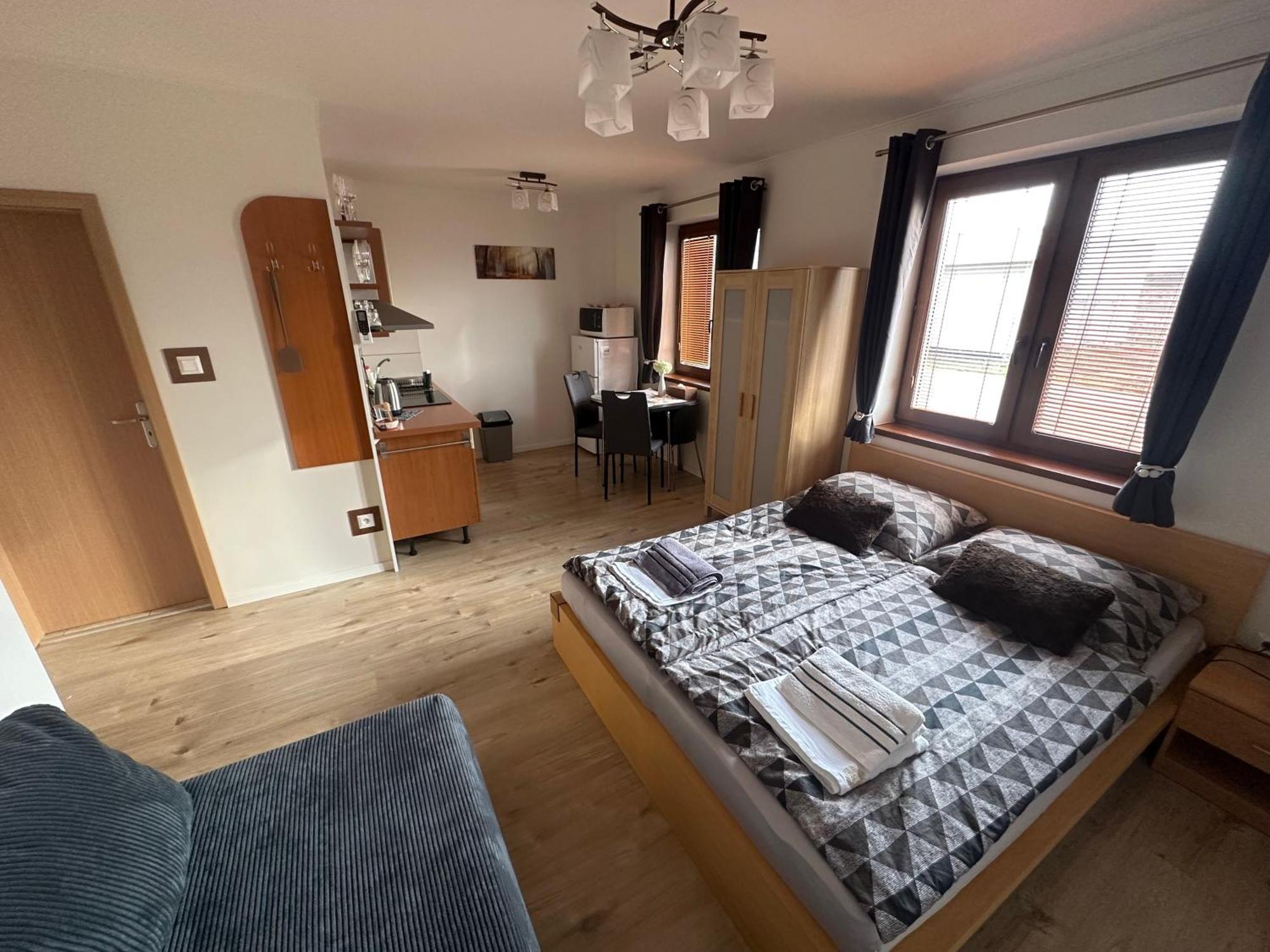 Apartman Losonci Nesvady- Pre 2 Osoby Studio ภายนอก รูปภาพ